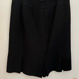 Ann Taylor Size 12 Basics Black A-line Skirt with Low Pleat Accent Back Zip